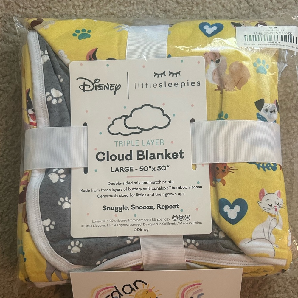 LITTLE SLEEPIES DISNEY PETS CLOUD BLANKET